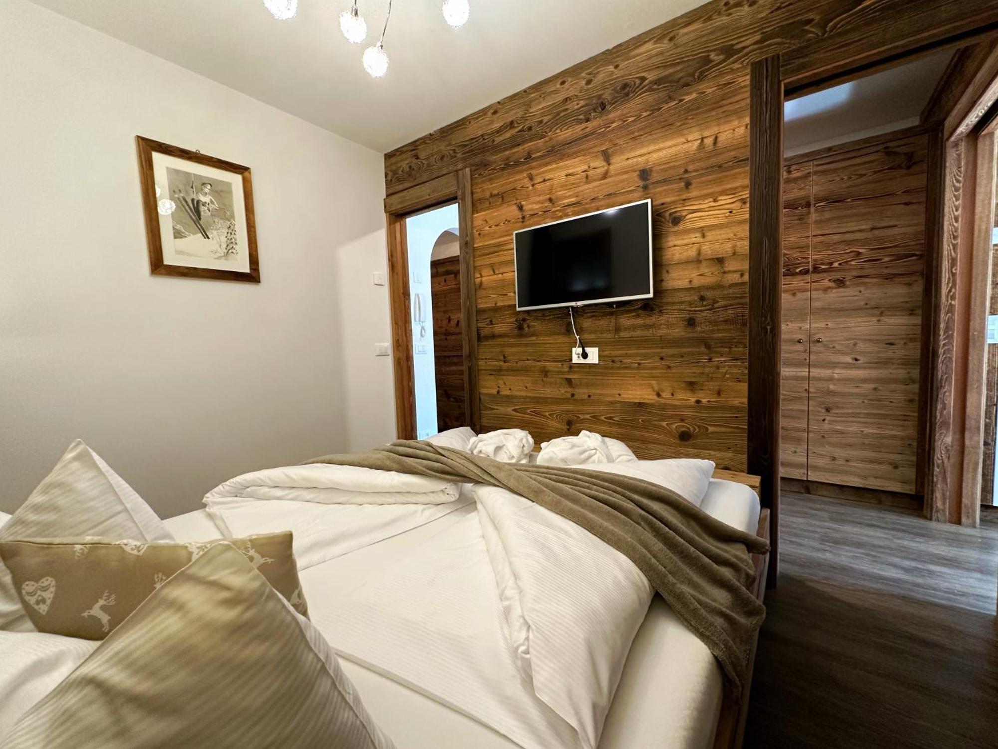 Alpine Mountain Chalet San Vigilio Di Marebbe Exterior photo