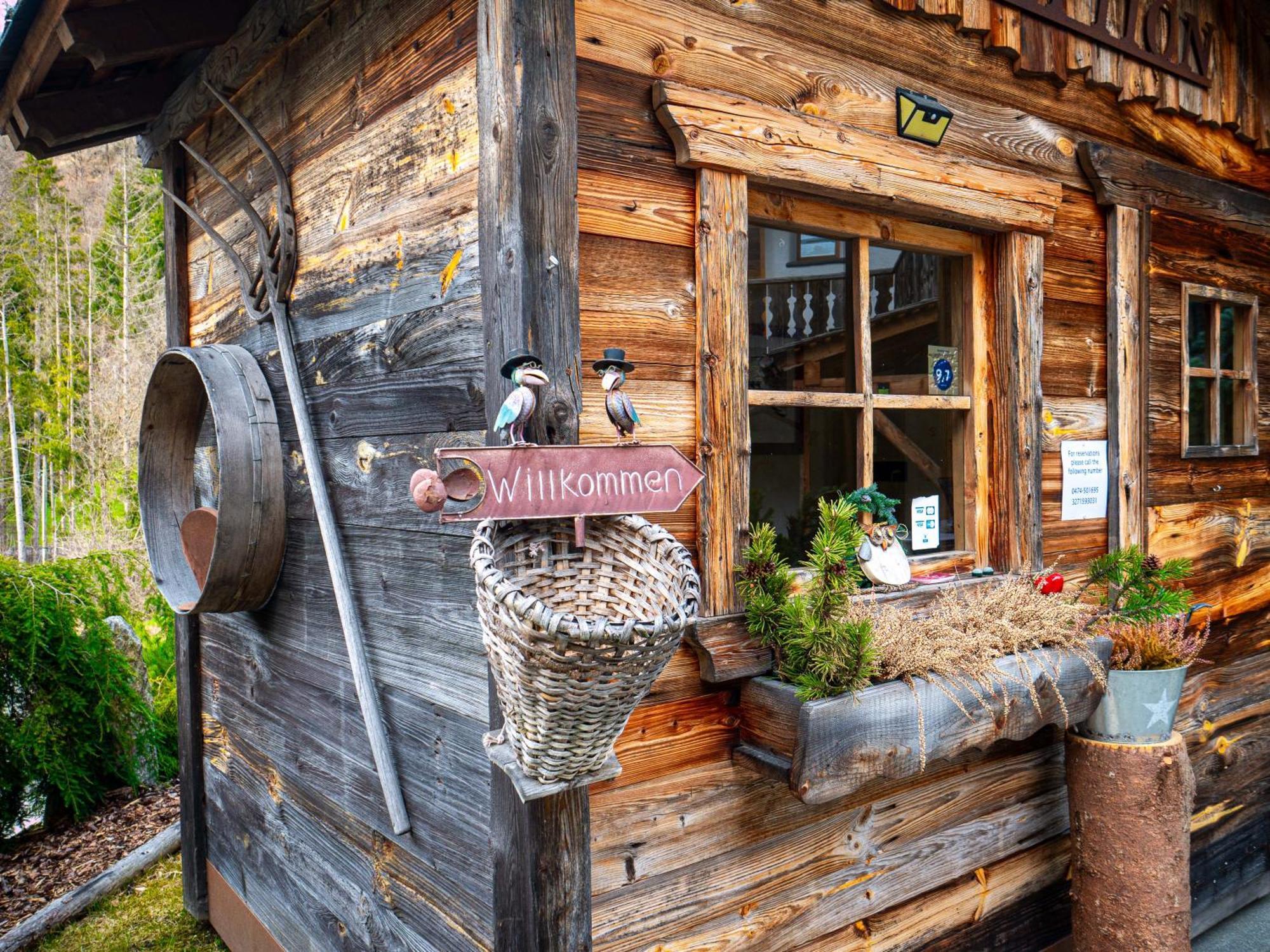 Alpine Mountain Chalet San Vigilio Di Marebbe Exterior photo