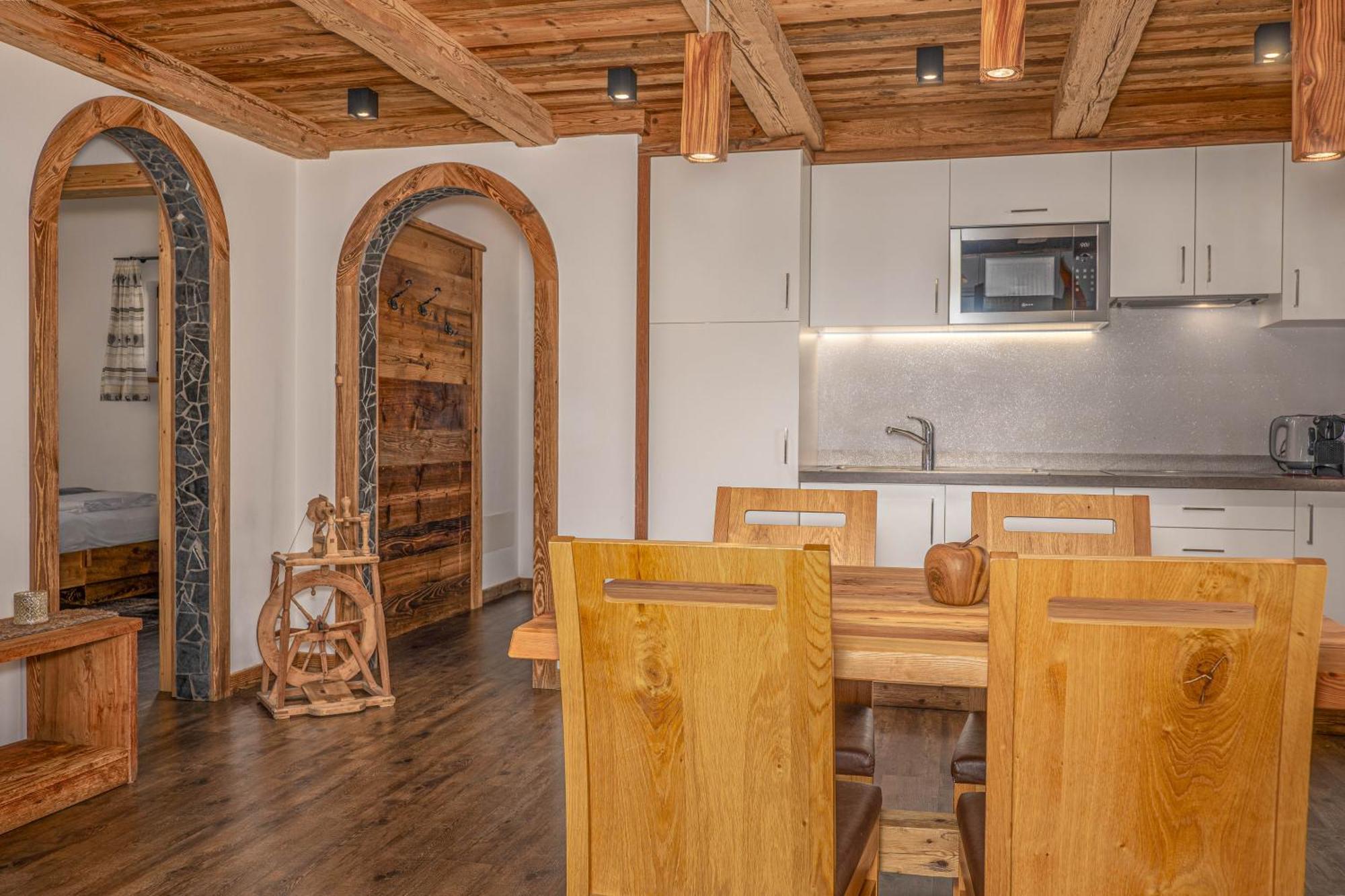 Alpine Mountain Chalet San Vigilio Di Marebbe Exterior photo