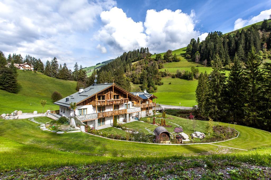 Alpine Mountain Chalet San Vigilio Di Marebbe Exterior photo